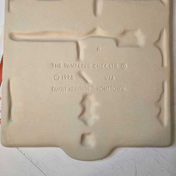 Vintage 1998 Pampered Chef Gingerbread Train Mold #1806 – Stoneware Baking Pan - Picture 2 of 3